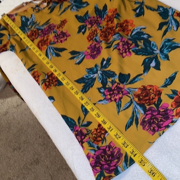 Everly dress floral print long bell style sleeves keyhole opening lined Sz M - Picture 3 of 10